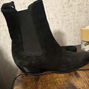 Veronica beard lada Chelsea black suede pull on boot 7.5